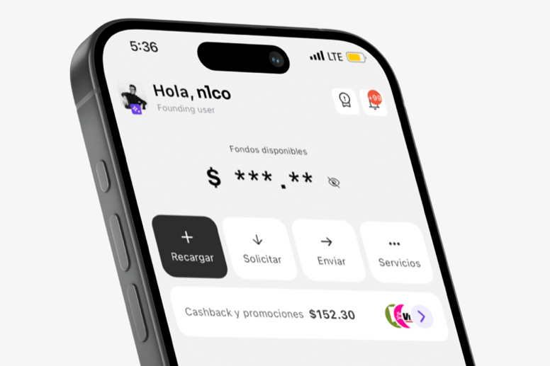 Teléfono con la app n1co abierta en el inicio, con el botón Recargar
